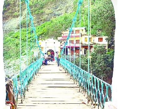 International suspension bridge repair work